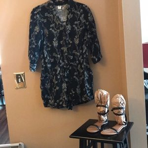 🎉REDUCED🎉Old Navy Black & White Floral Romper
